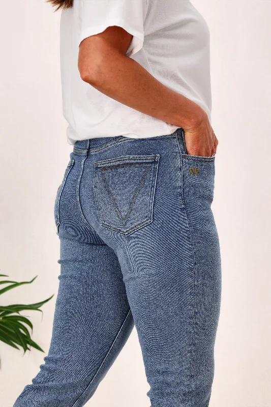 Shine On Label Jasper Cropped Girlfriend Jean Washed Indigo