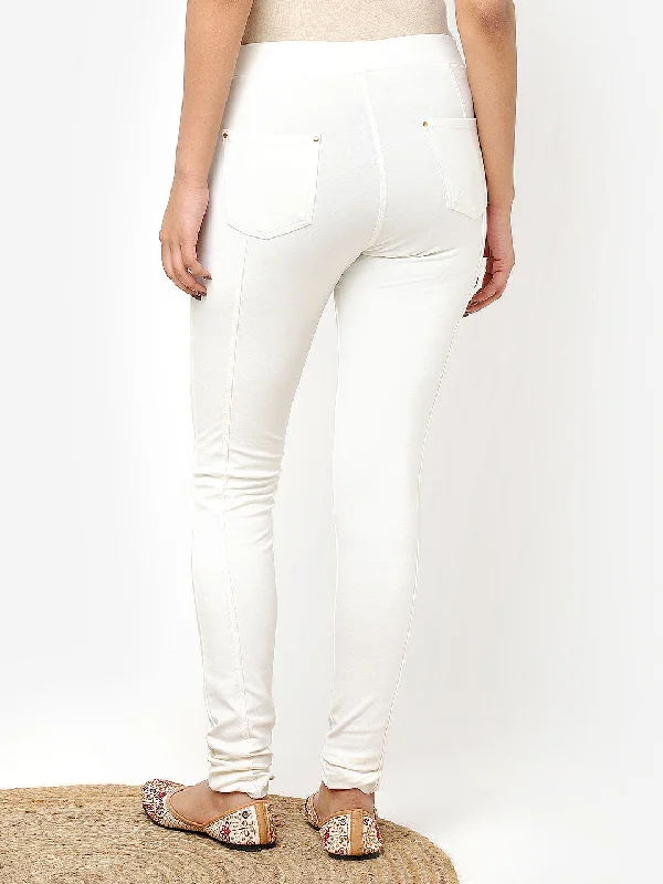 Ivory Solid Elastic Jegging with Pocket and Rivets Detailing