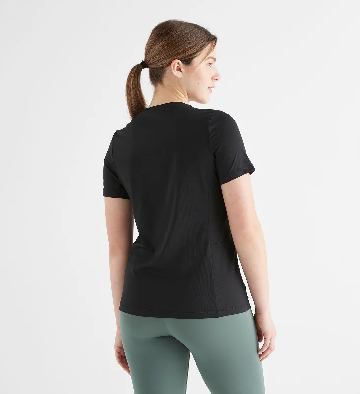 Women's Deltapeak® Micro Textured Tee